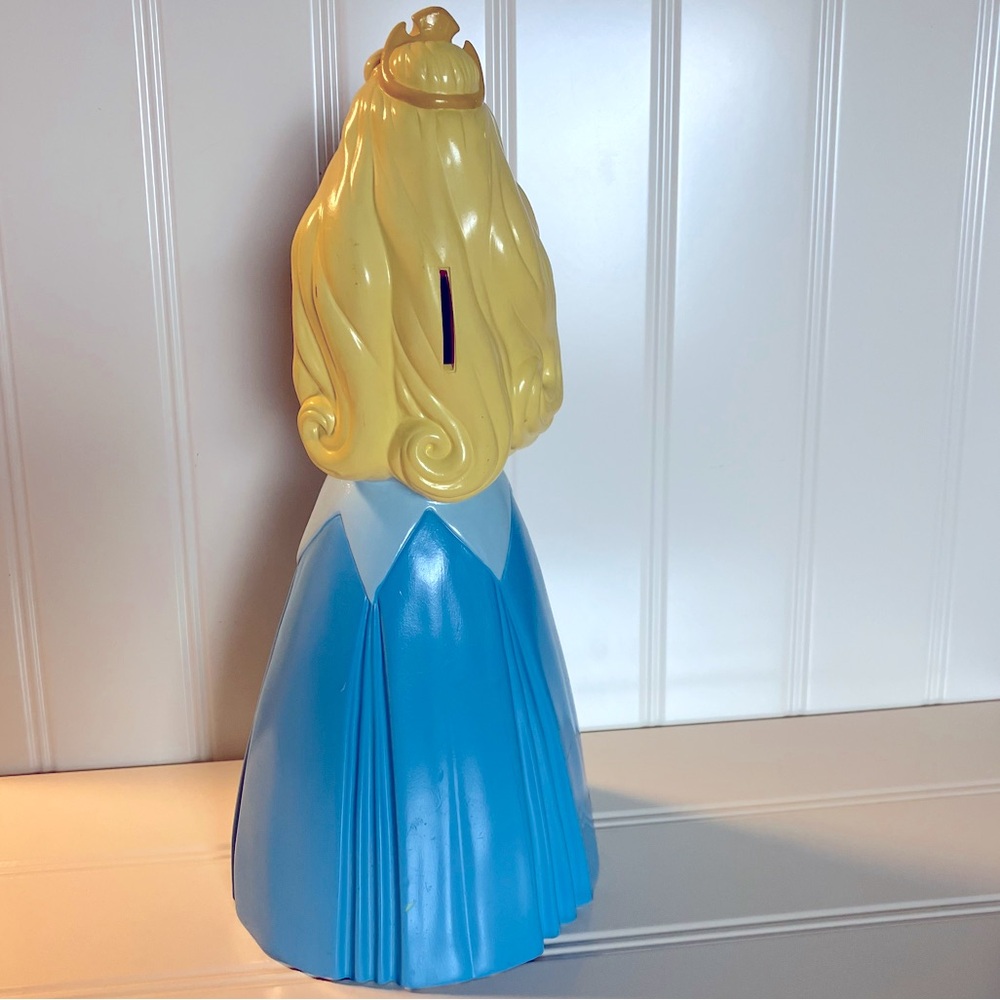 Disney Aurora Sleeping Beauty piggy bank - Picture 3 of 14